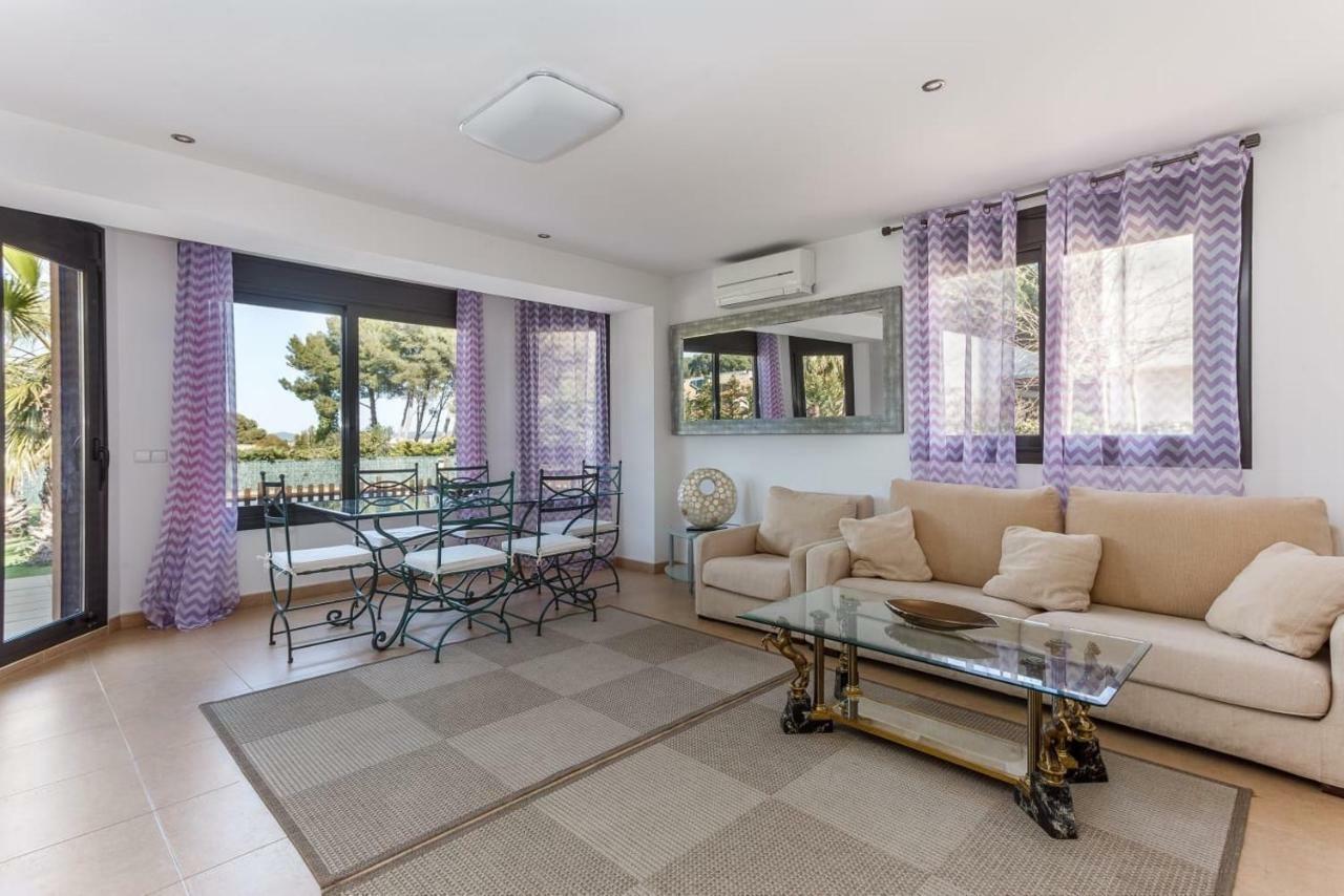 Luxury Villa Near The Sea Сан Антони де Калоне Екстериор снимка